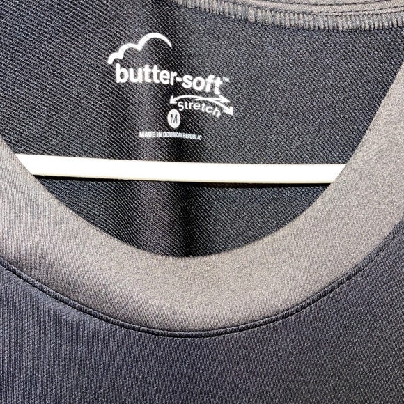 Scrub Top - Picture 2 of 3